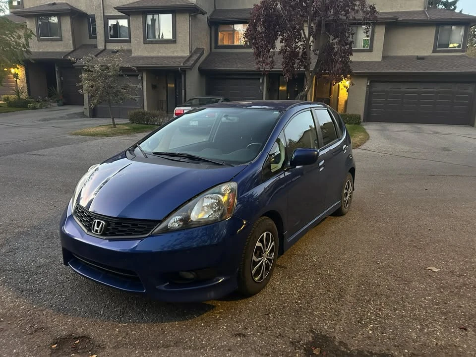 2014 Honda Fit - Image 2 of 11