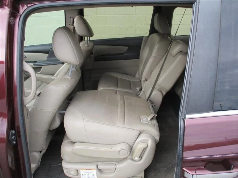 2014 Honda Odyssey - Image 11 of 18