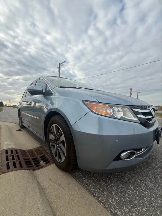 2014 Honda Odyssey - Image 2 of 11