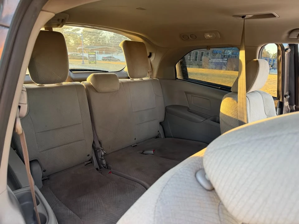 2014 Honda Odyssey - Image 15 of 19