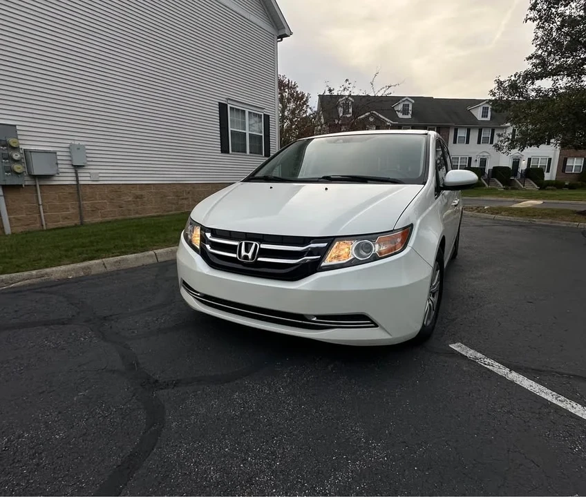 2014 Honda Odyssey - Image 3 of 10