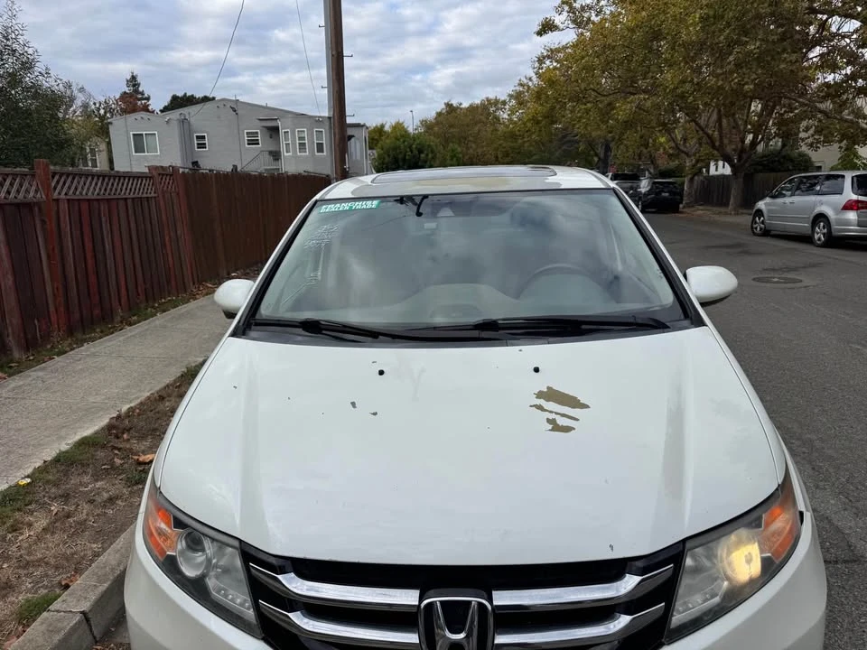2014 Honda Odyssey - Image 2 of 12