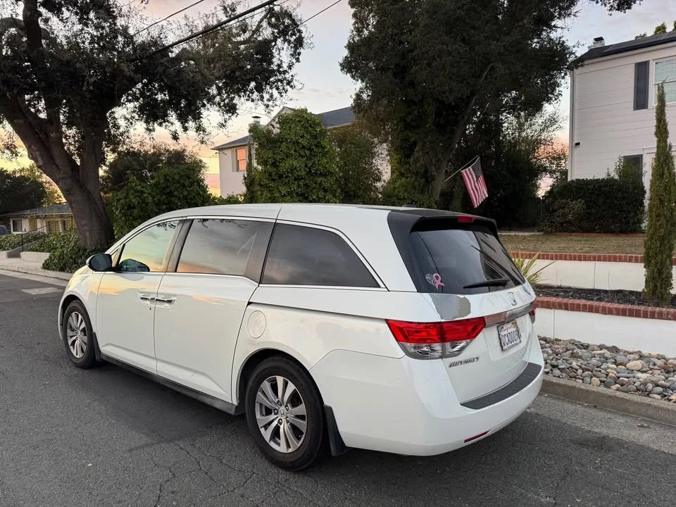 2014 Honda Odyssey - Image 2 of 11