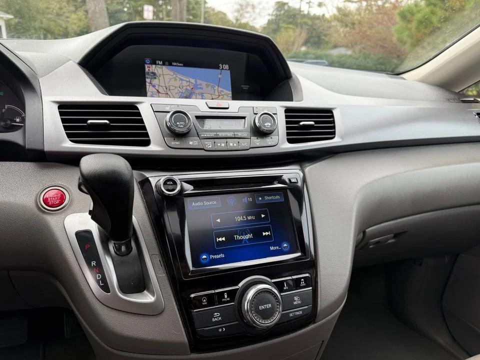 2014 Honda Odyssey - Image 15 of 20