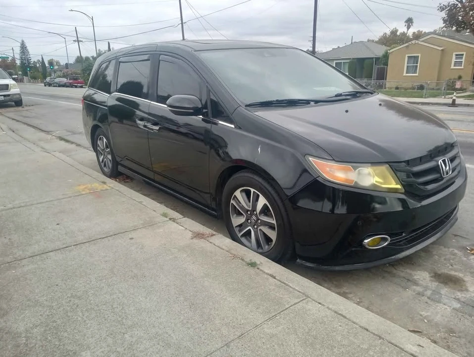 2014 Honda Odyssey - Image 2 of 7