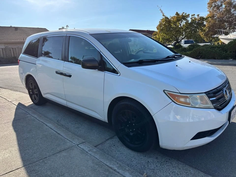 2014 Honda Odyssey - Image 3 of 10
