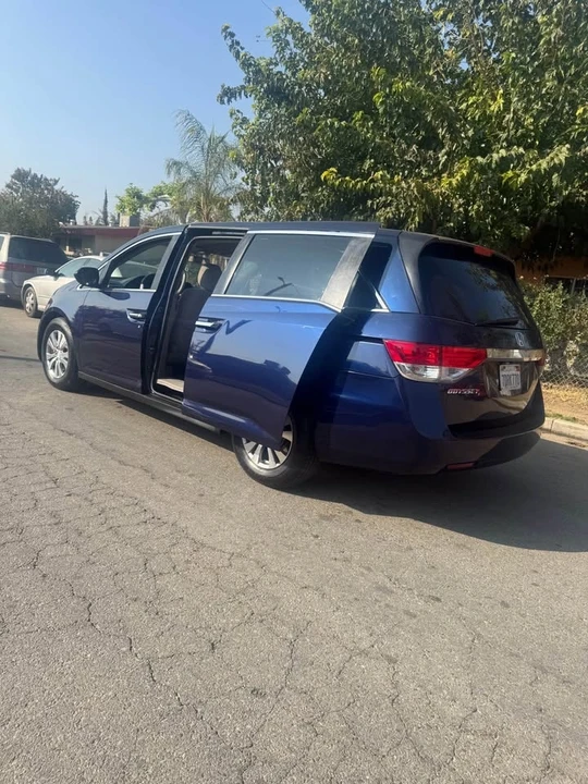 2014 Honda Odyssey - Image 15 of 20