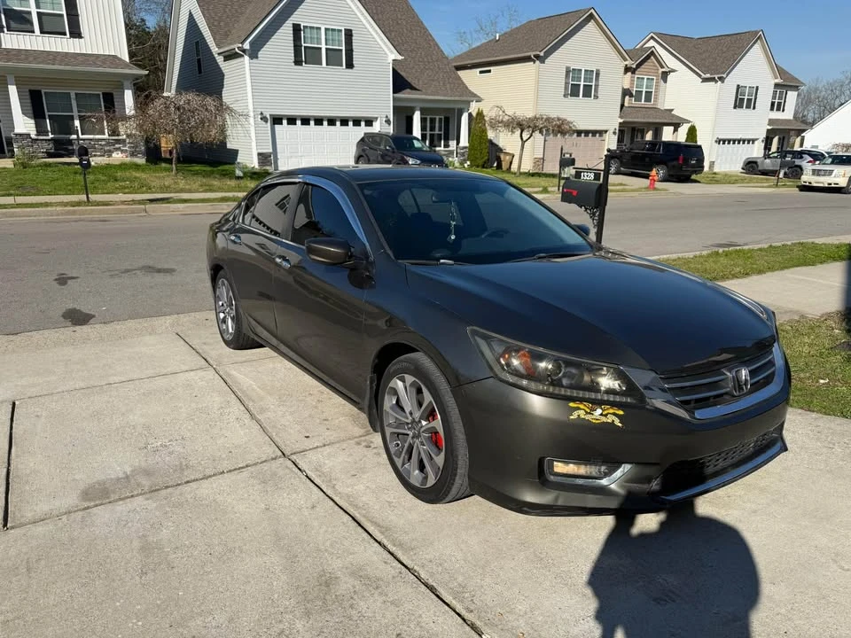 2014 Honda Accord 9th Gen - Image 2 of 13