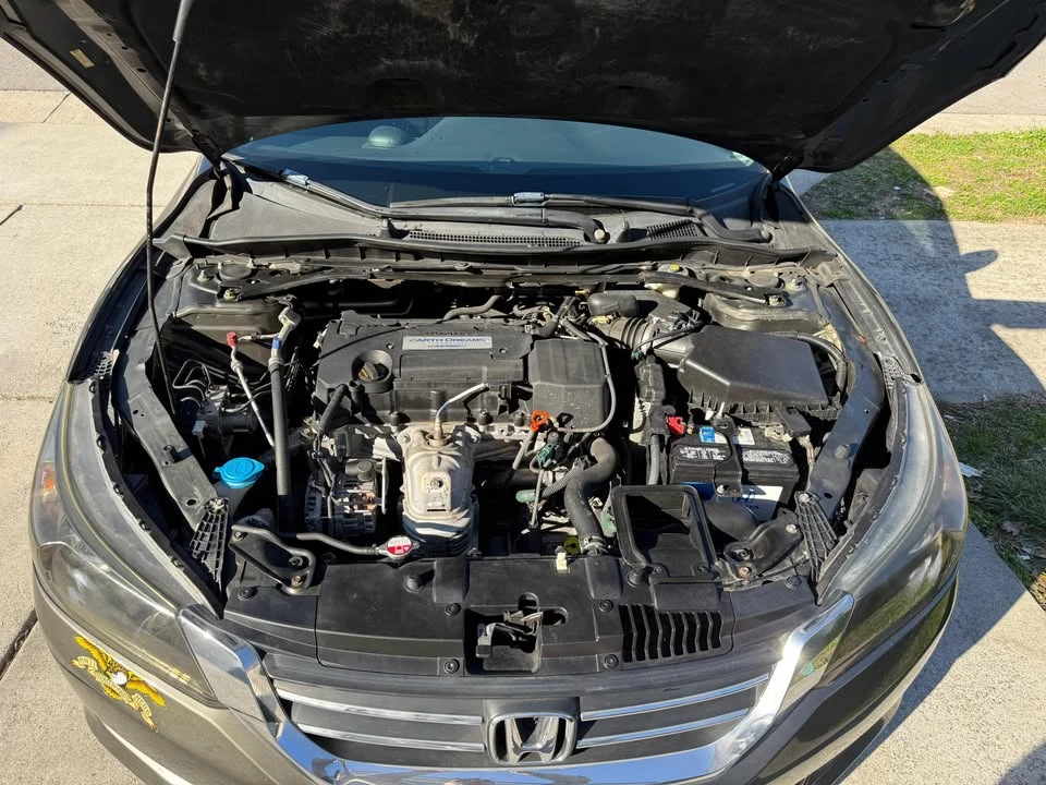 2014 Honda Accord 9th Gen - Image 9 of 13