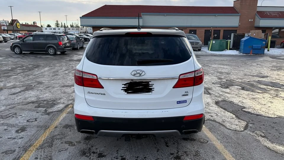 2014 Hyundai Santa Fe - Image 4 of 8