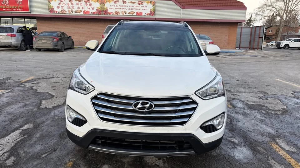 2014 Hyundai Santa Fe - Image 2 of 8