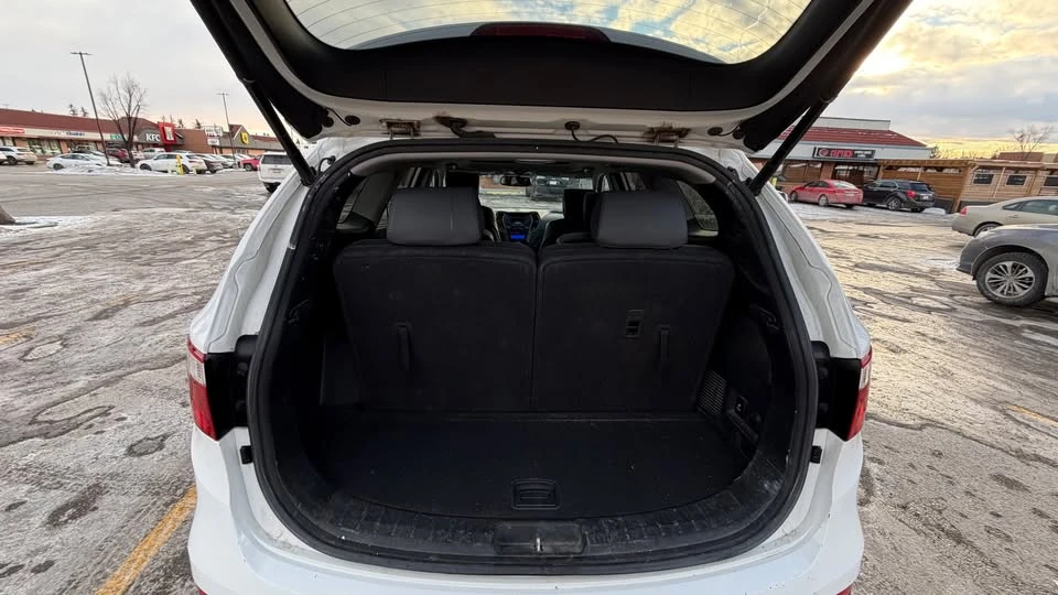 2014 Hyundai Santa Fe - Image 7 of 8