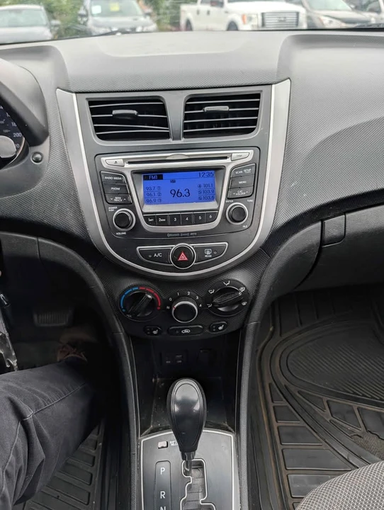2014 Hyundai Accent - Image 3 of 9