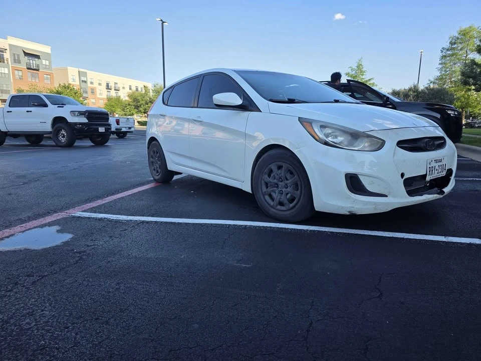 2014 Hyundai Accent - Image 13 of 16