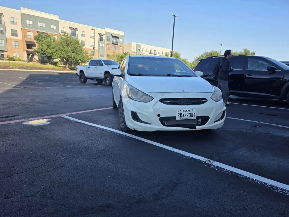 2014 Hyundai Accent - Image 2 of 16