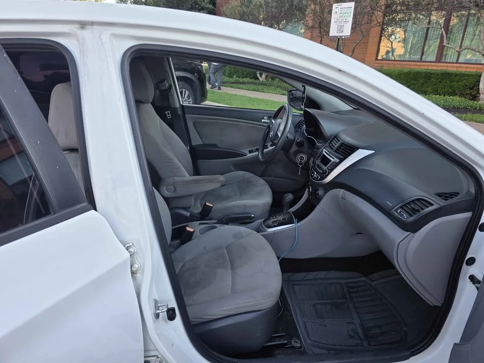 2014 Hyundai Accent - Image 9 of 16