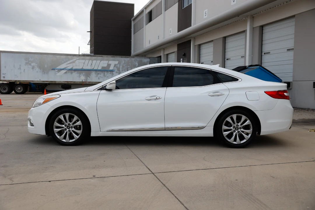 2014 Hyundai Azera - Image 3 of 12