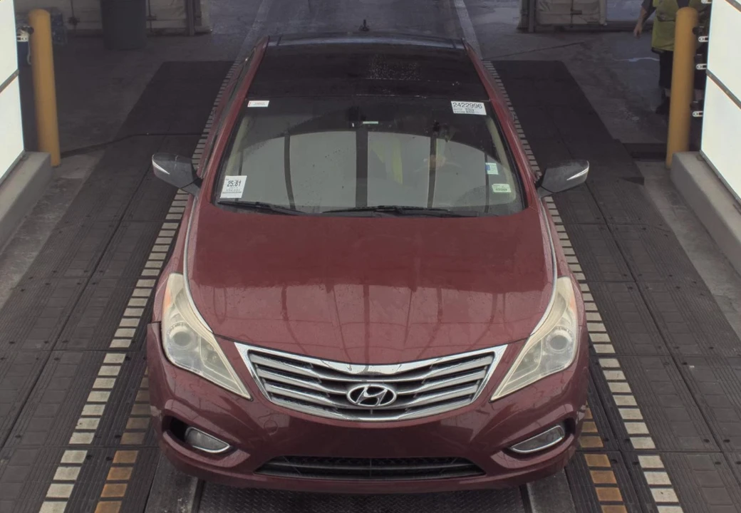 2014 Hyundai Azera - Image 2 of 12