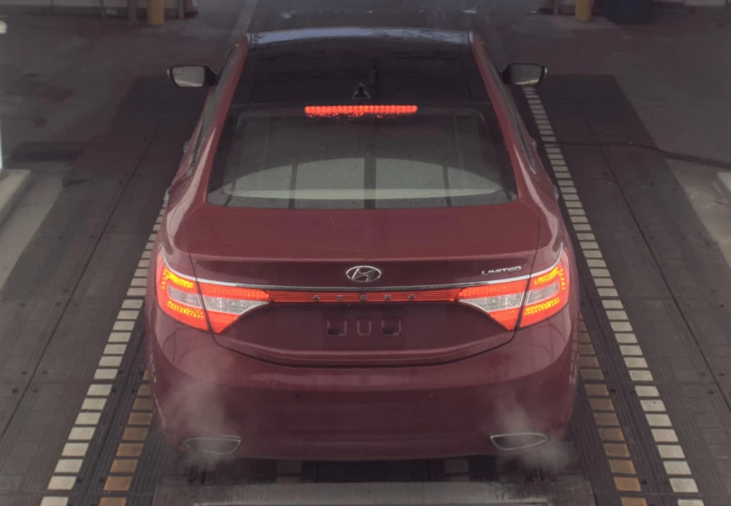 2014 Hyundai Azera - Image 6 of 12
