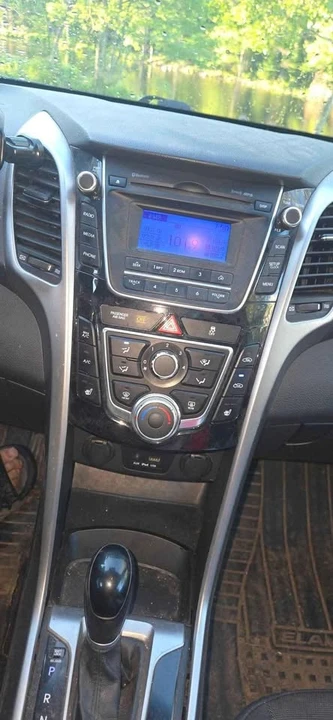 2014 Hyundai Elantra - Image 8 of 10