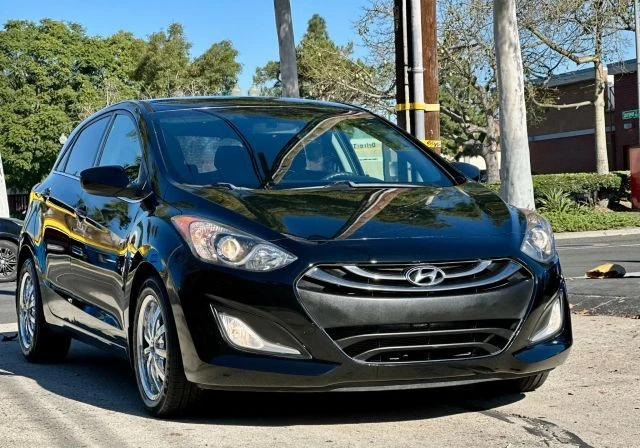 2014 Hyundai Elantra - Image 9 of 21