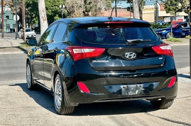 2014 Hyundai Elantra - Image 10 of 21