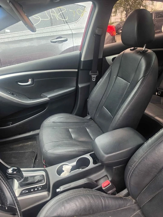 2014 Hyundai Elantra - Image 5 of 6