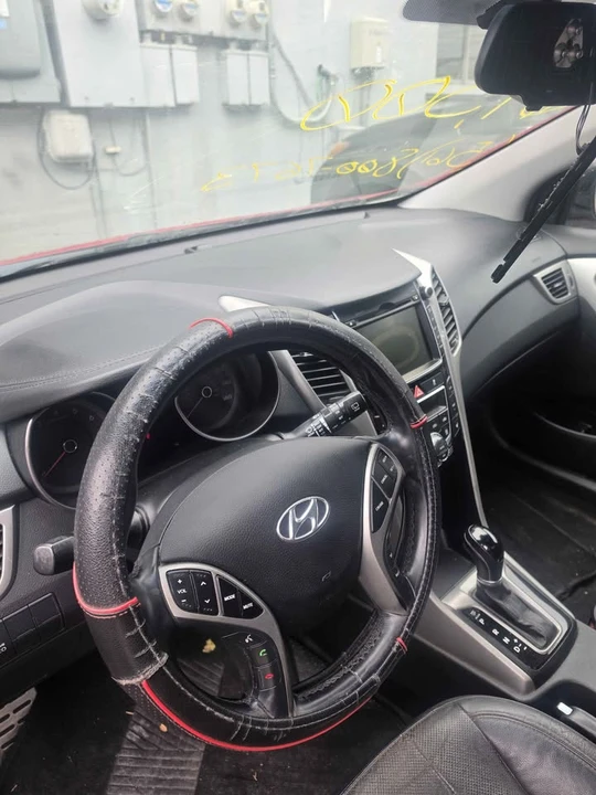 2014 Hyundai Elantra - Image 4 of 6