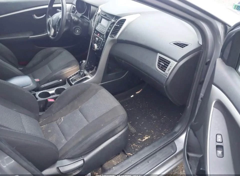 2014 Hyundai Elantra - Image 2 of 3