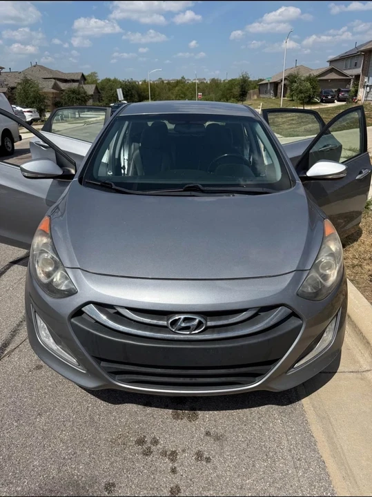2014 Hyundai Elantra - Image 5 of 11