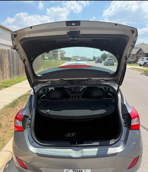 2014 Hyundai Elantra - Image 6 of 11