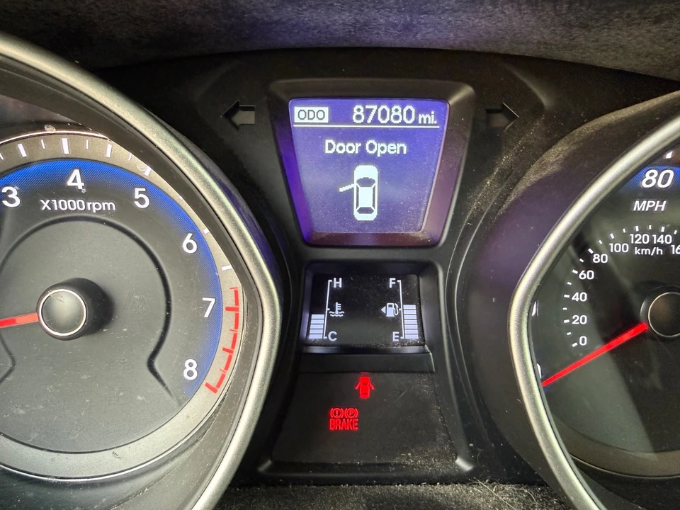 2014 Hyundai Elantra - Image 6 of 9
