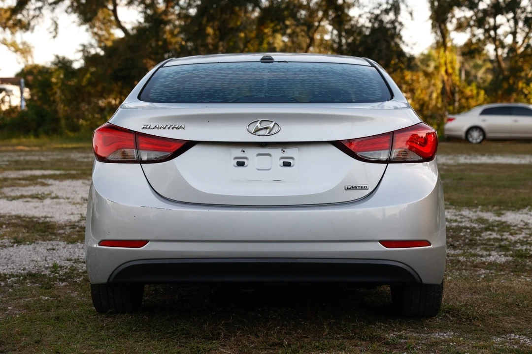 2014 Hyundai Elantra - Image 7 of 12