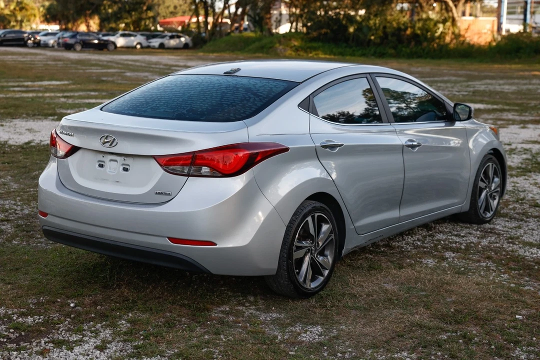 2014 Hyundai Elantra - Image 11 of 12