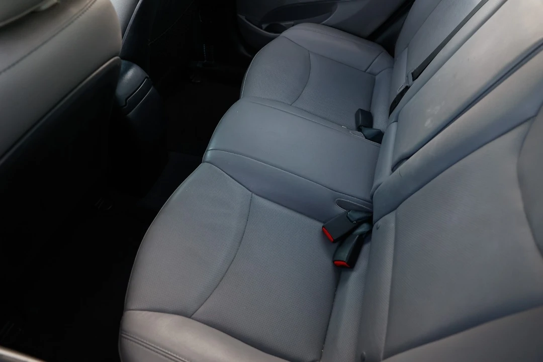 2014 Hyundai Elantra - Image 10 of 12