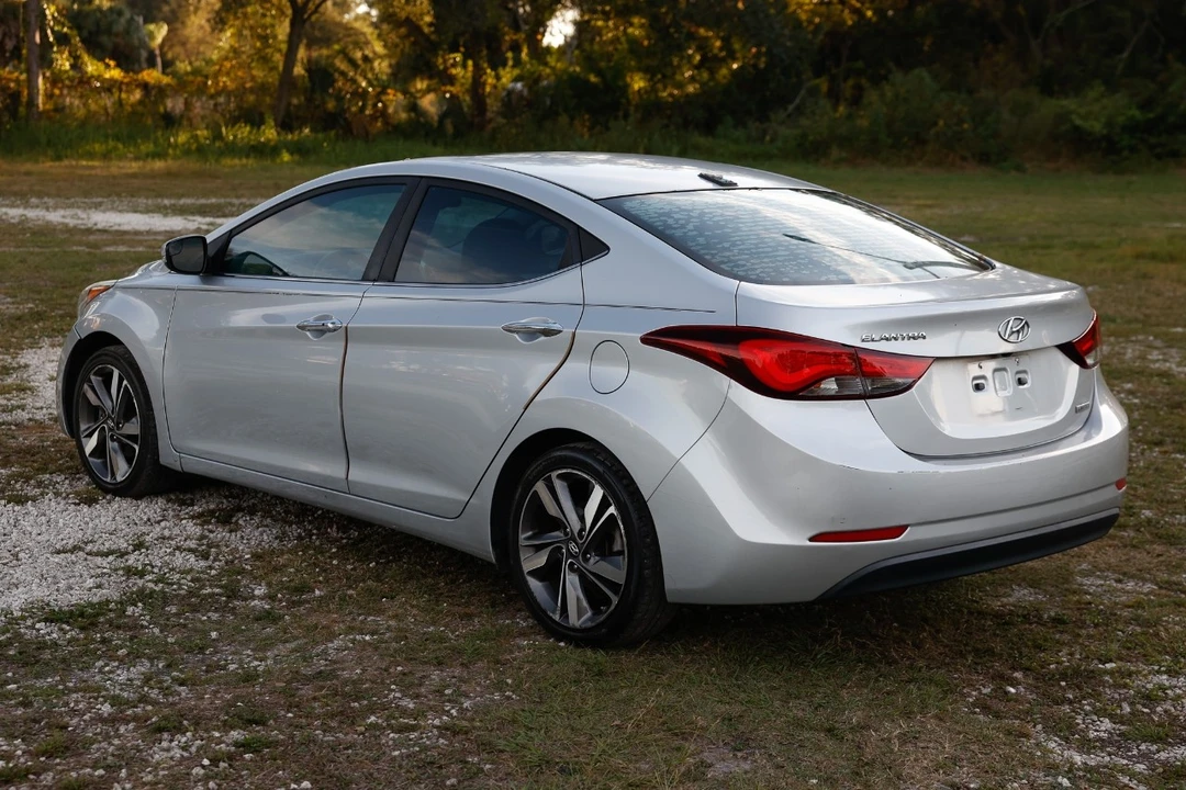 2014 Hyundai Elantra - Image 5 of 12