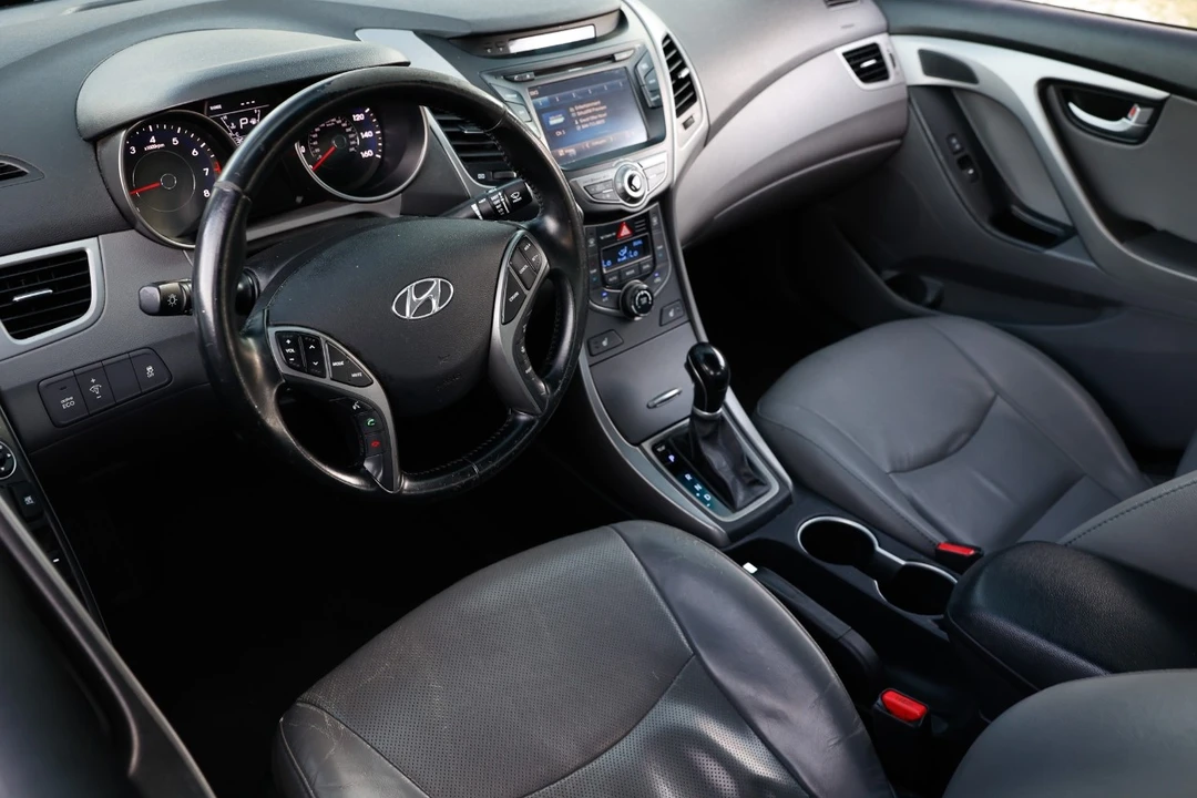 2014 Hyundai Elantra - Image 4 of 12