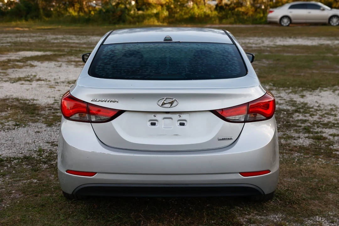 2014 Hyundai Elantra - Image 9 of 12