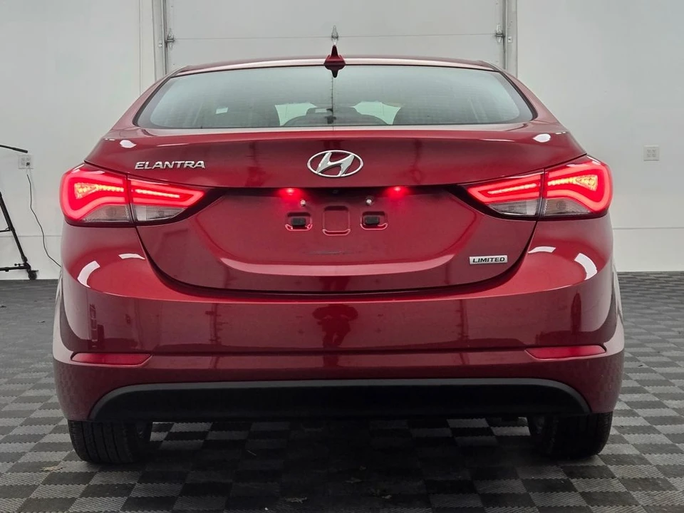 2014 Hyundai Elantra - Image 11 of 12