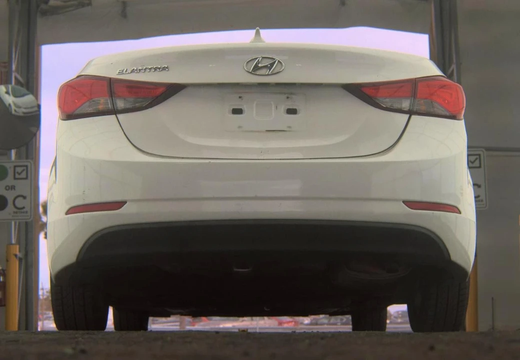 2014 Hyundai Elantra - Image 6 of 10