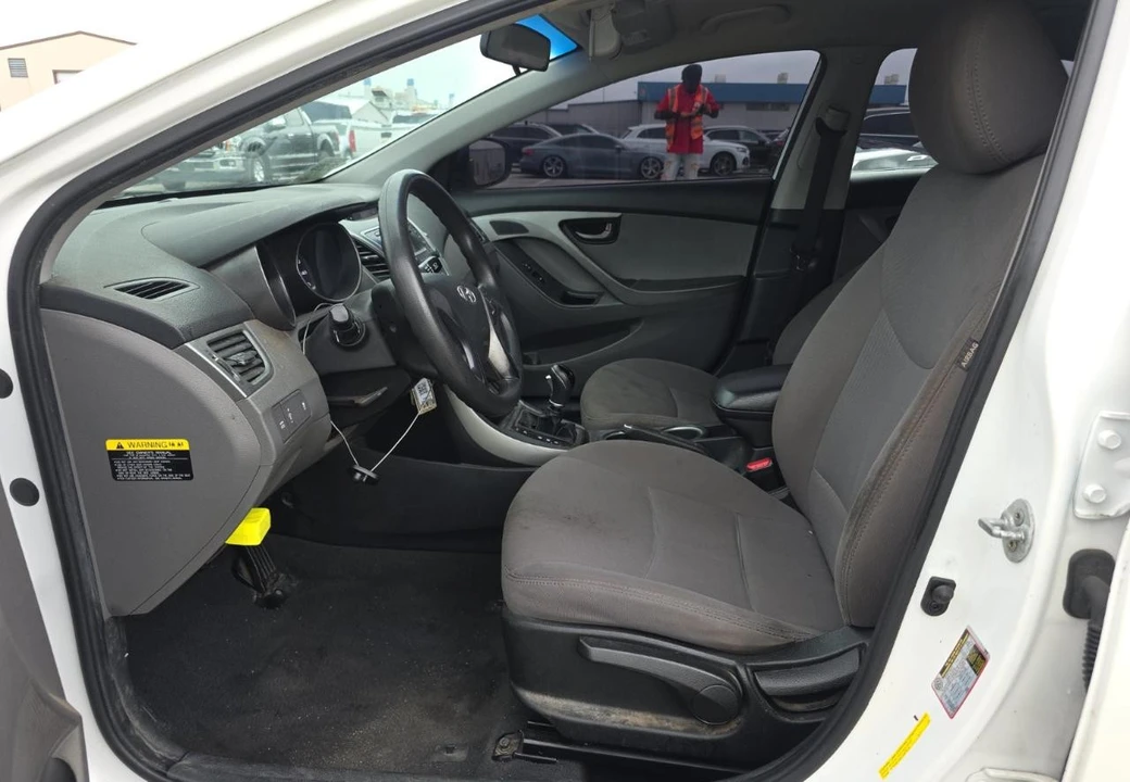 2014 Hyundai Elantra - Image 9 of 10