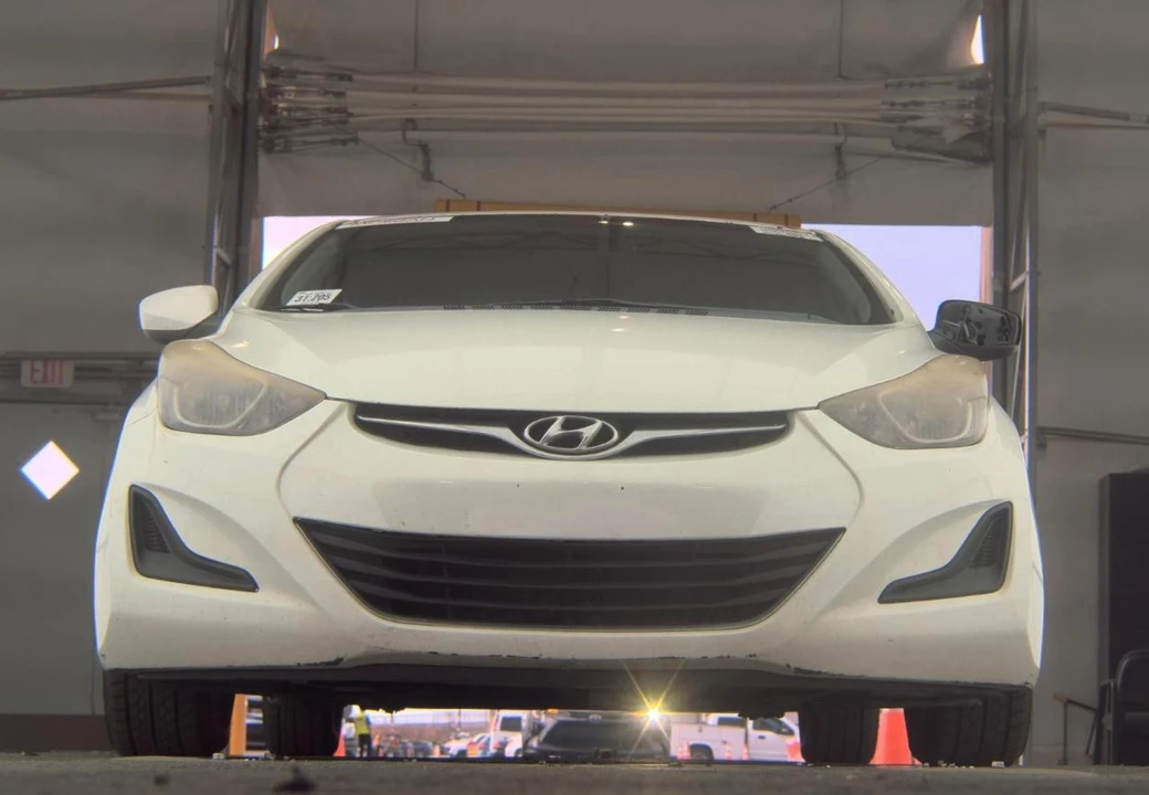 2014 Hyundai Elantra - Image 2 of 10