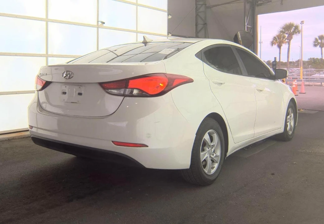2014 Hyundai Elantra - Image 4 of 10