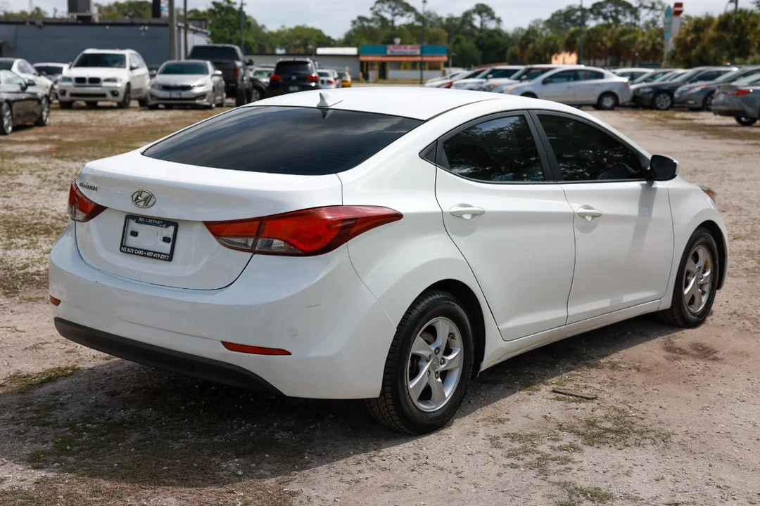 2014 Hyundai Elantra - Image 11 of 21
