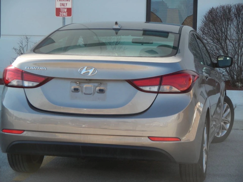 2014 Hyundai Elantra - Image 16 of 21