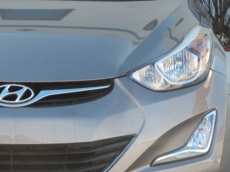 2014 Hyundai Elantra - Image 8 of 21
