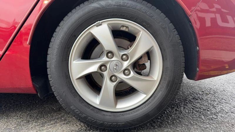 2014 Hyundai Elantra - Image 10 of 12