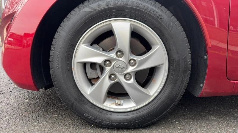 2014 Hyundai Elantra - Image 9 of 12