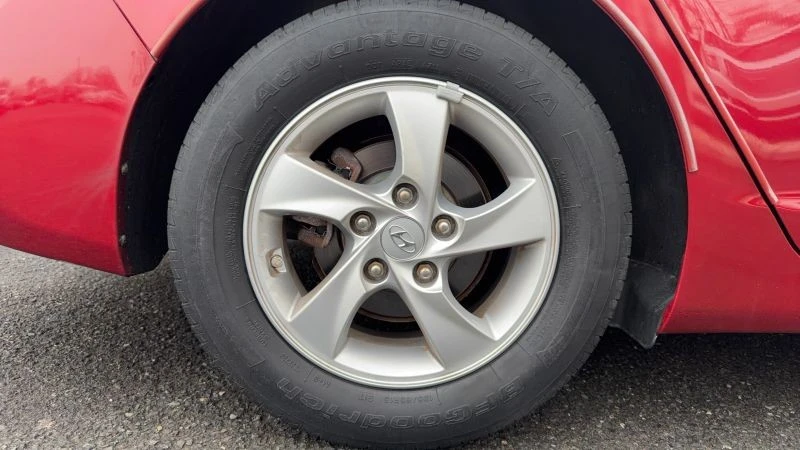 2014 Hyundai Elantra - Image 11 of 12