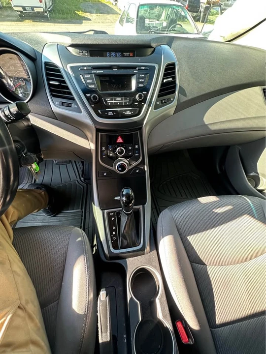 2014 Hyundai Elantra - Image 9 of 12